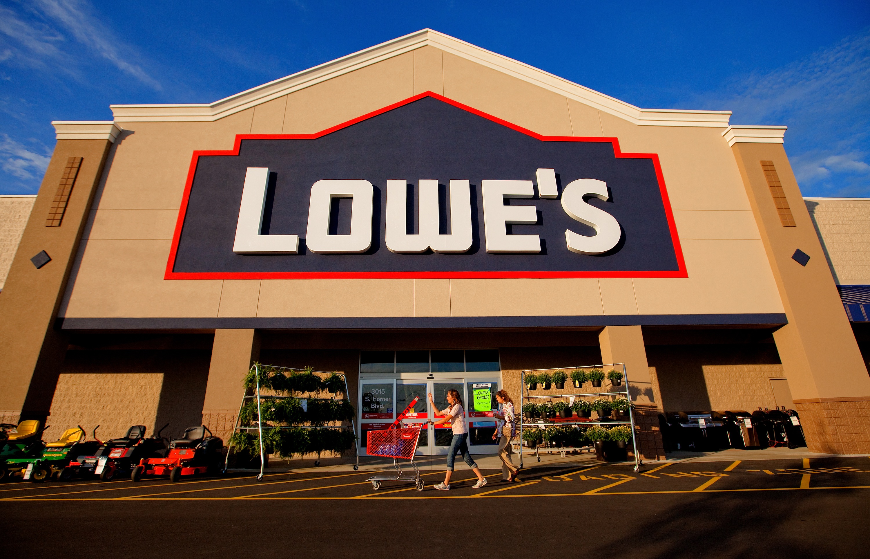 lowes-cmo-marketing-customer service skill